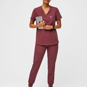 Figs top / bottom sold separately